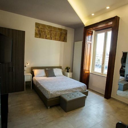 Bayard101 Bed & Breakfast เนเปิลส์ ภายนอก รูปภาพ