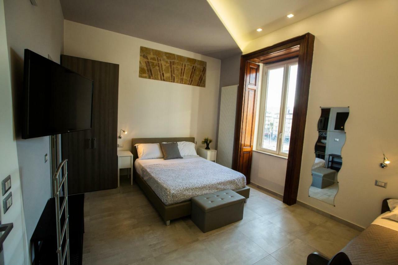 Bayard101 Bed & Breakfast เนเปิลส์ ภายนอก รูปภาพ